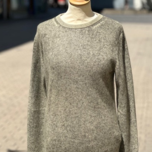 A Poil : « Pull raccoon réversible »