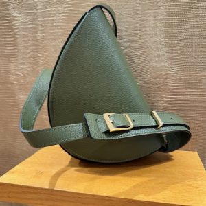 Sac : « Sac cuir demi-lune kaki »