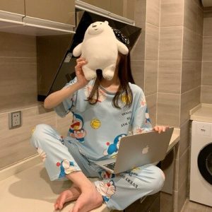 Pyjama deux pièces manches courtes motif Doraemon