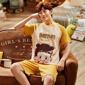 Pyjama deux pièces short et t-shirt jaune en coton